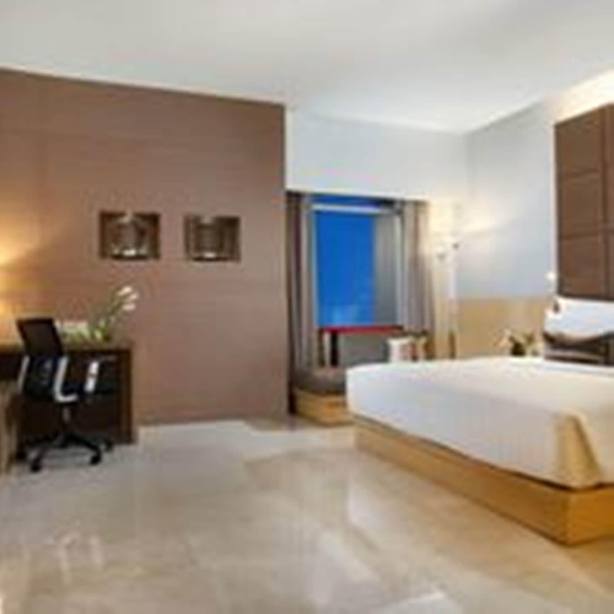 Santika Premiere Dyandra Hotel & Convention - Медан Экстерьер фото